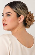 Pinza de cabello con flor tejida
