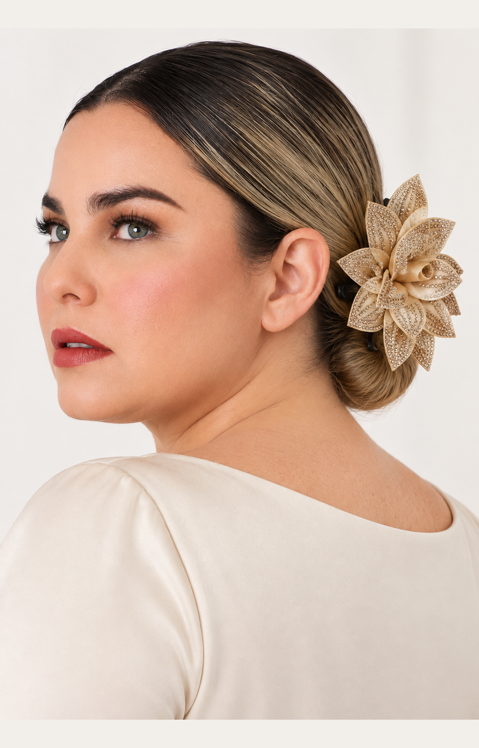 Pinza de cabello con flor tejida