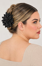 Pinza de cabello con flor de tela
