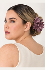 Pinza de cabello con flor tejida