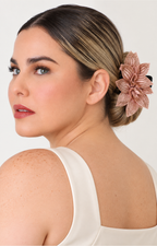 Pinza de cabello con flor tejida