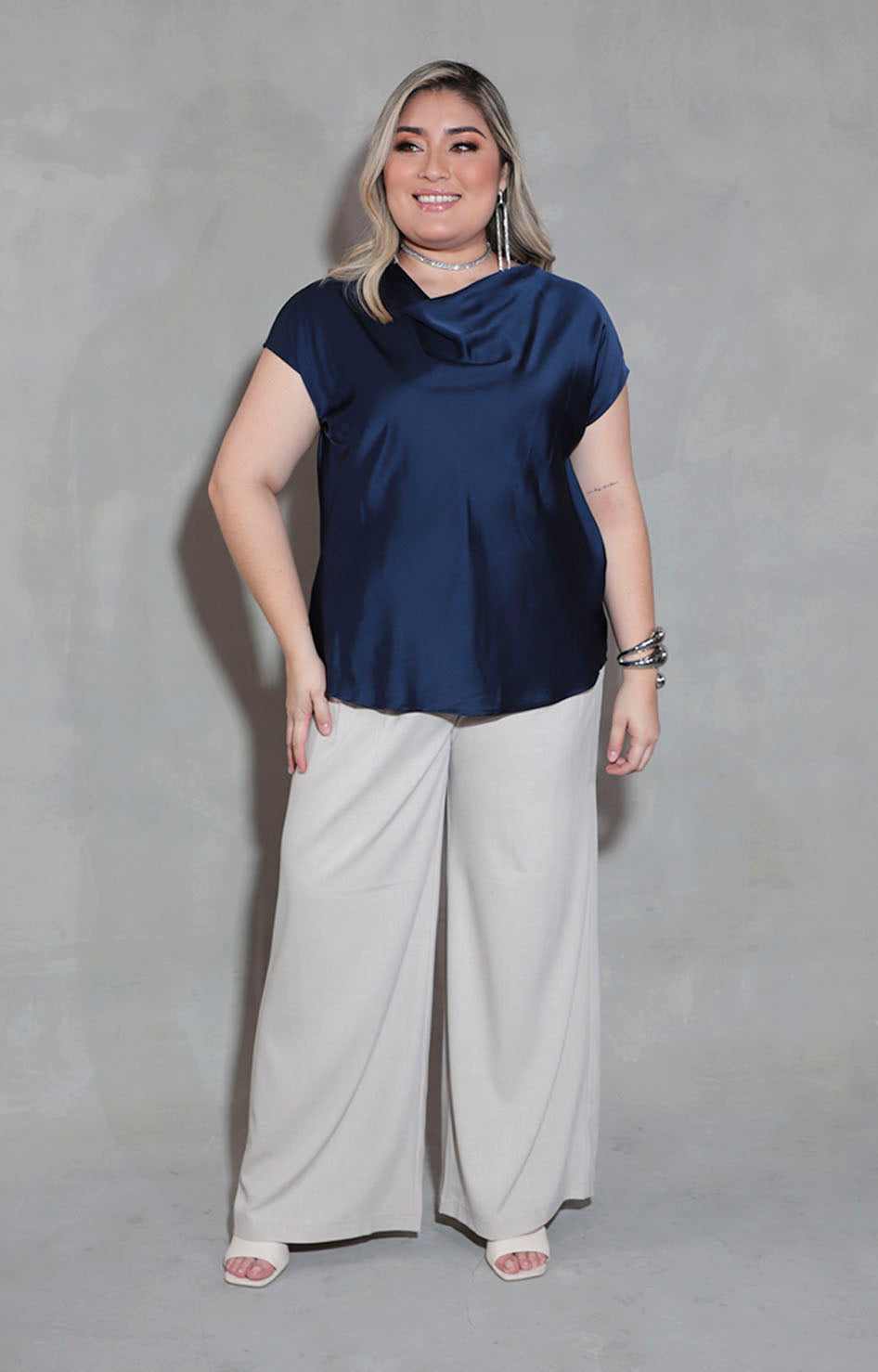 Blusa azul marino con perlas - BLUSA XL Boutiquemirel 