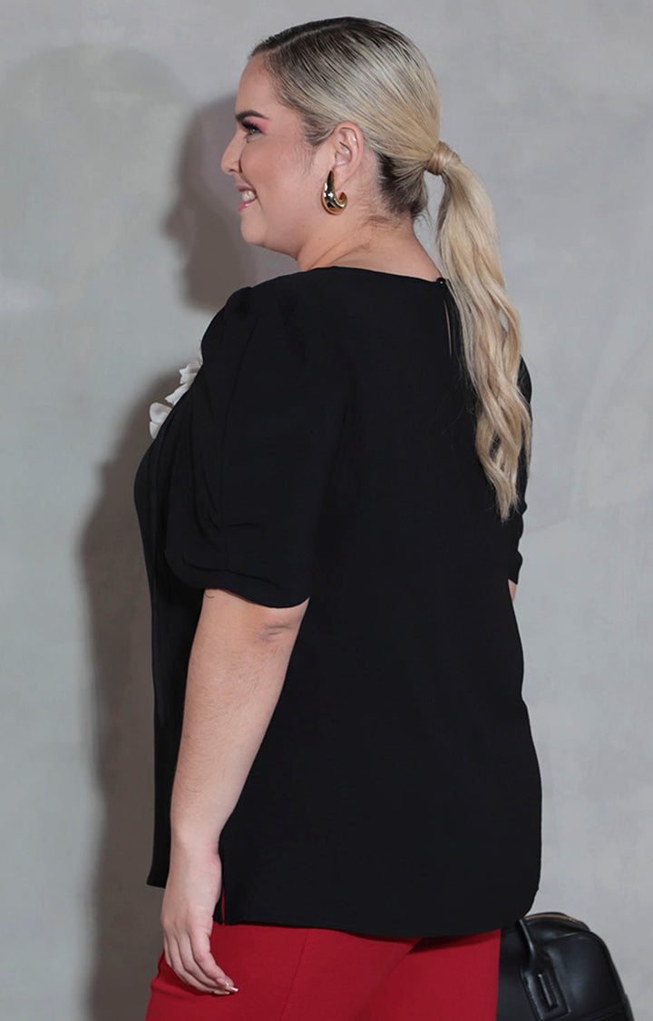 Blusa negra con flores - BLUSA XL Boutiquemirel 