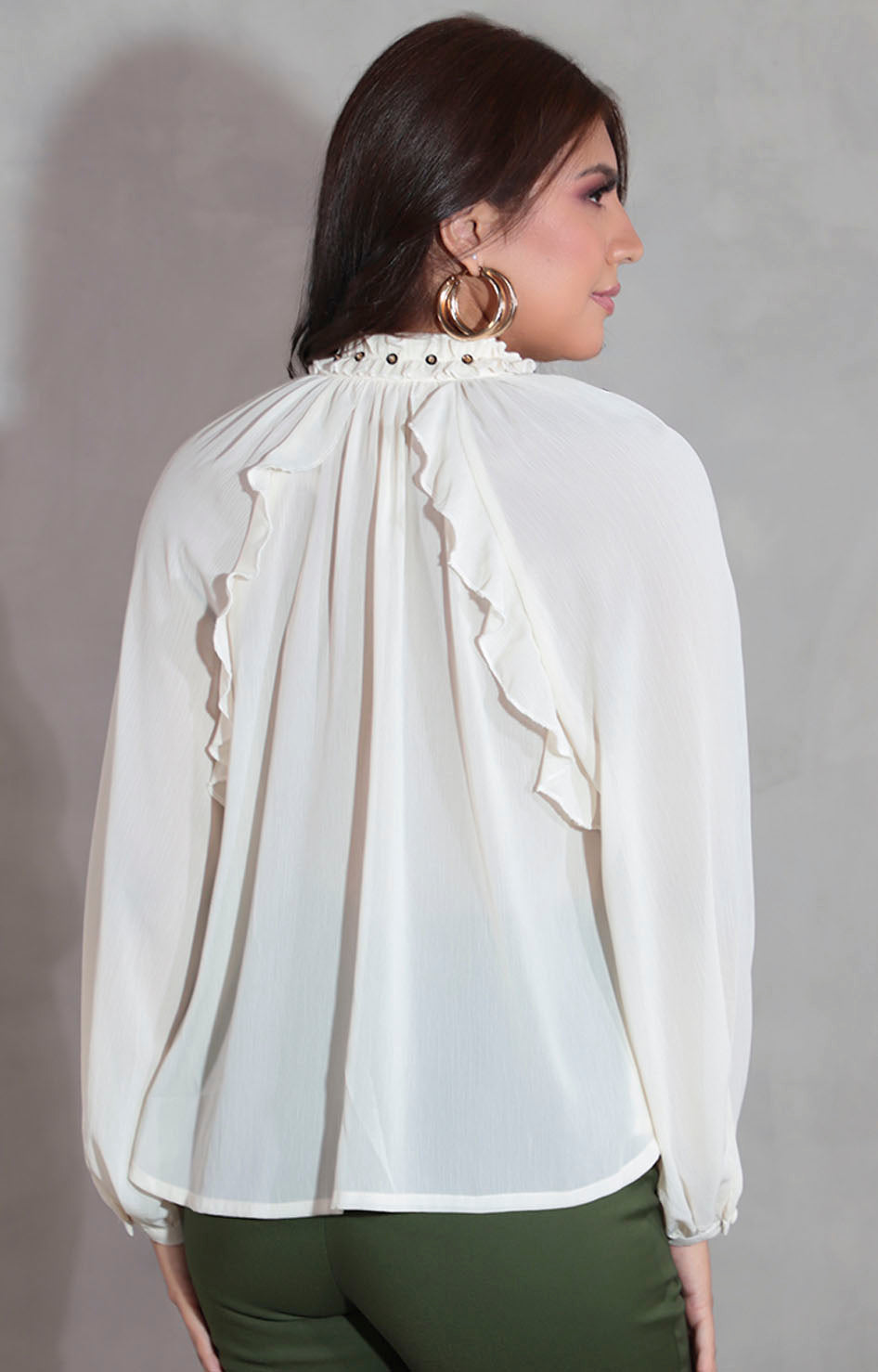 Blusa beige con olanes - BLUSA Boutiquemirel 