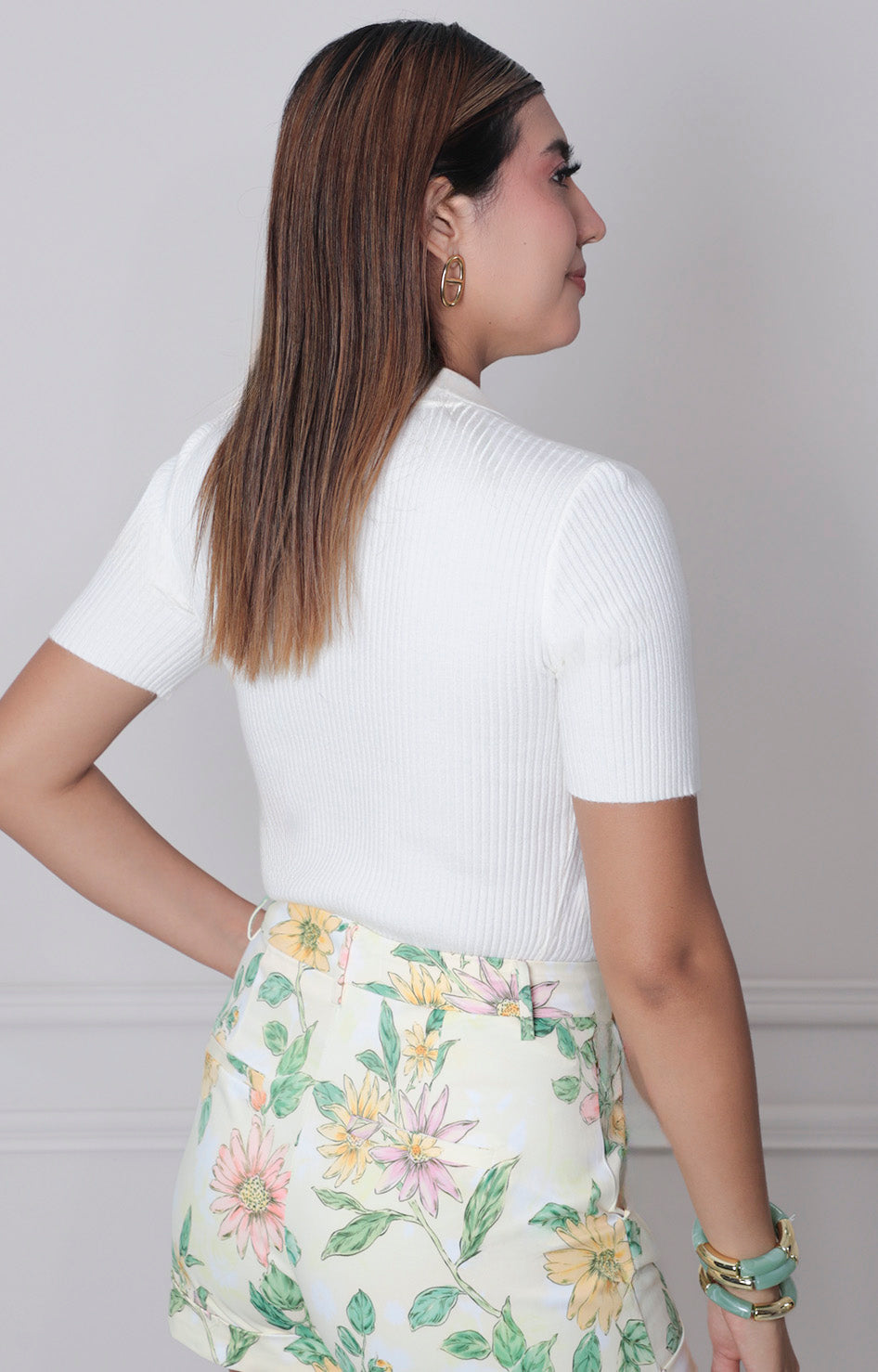 Blusa beige con detalle de boton - BLUSAS REGULAR Boutiquemirel 