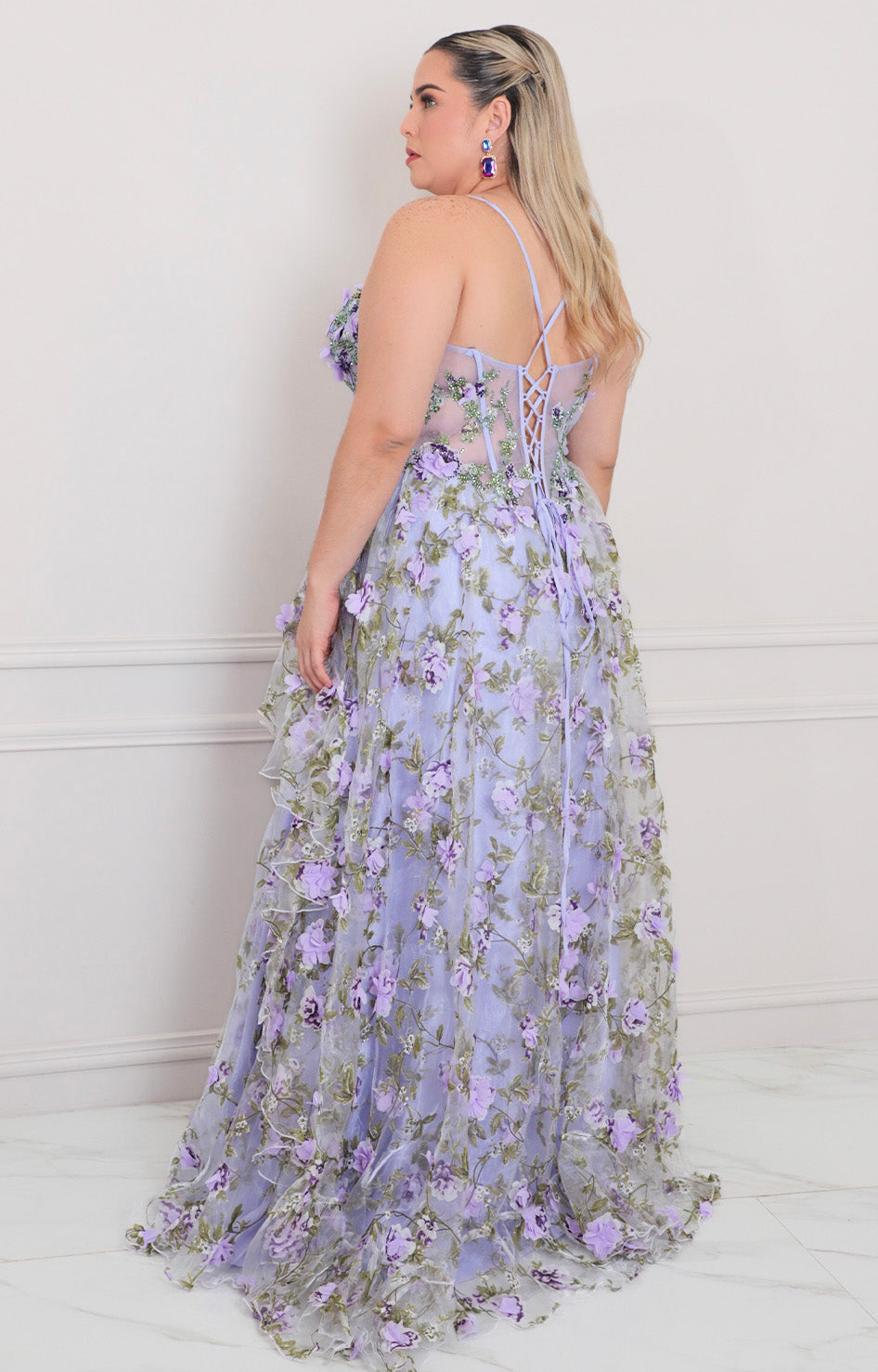 Vestido lila con corset y flores 3D