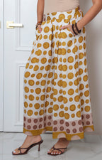 Pantalón con estampado polka dots