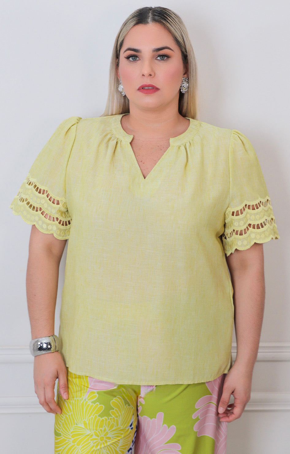 Blusa lisa con detalle - BLUSAS CURVY Boutiquemirel 