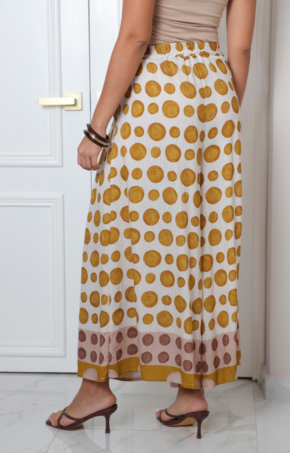 Pantalón con estampado polka dots