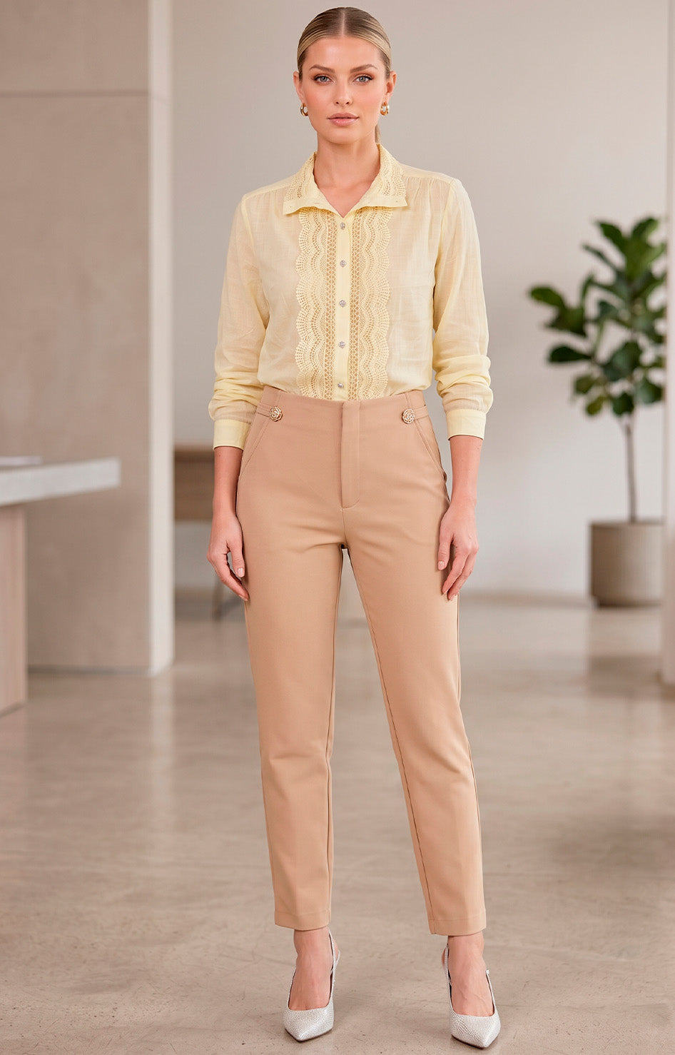 Pantalón beige con detalles dorados - PANTALON REGULAR Boutiquemirel 