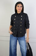 Blusa estilo militar con botones dorados