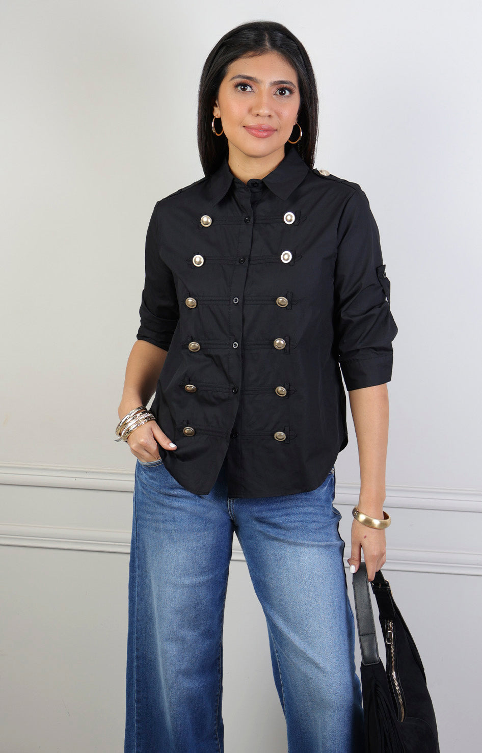 Blusa estilo militar con botones dorados