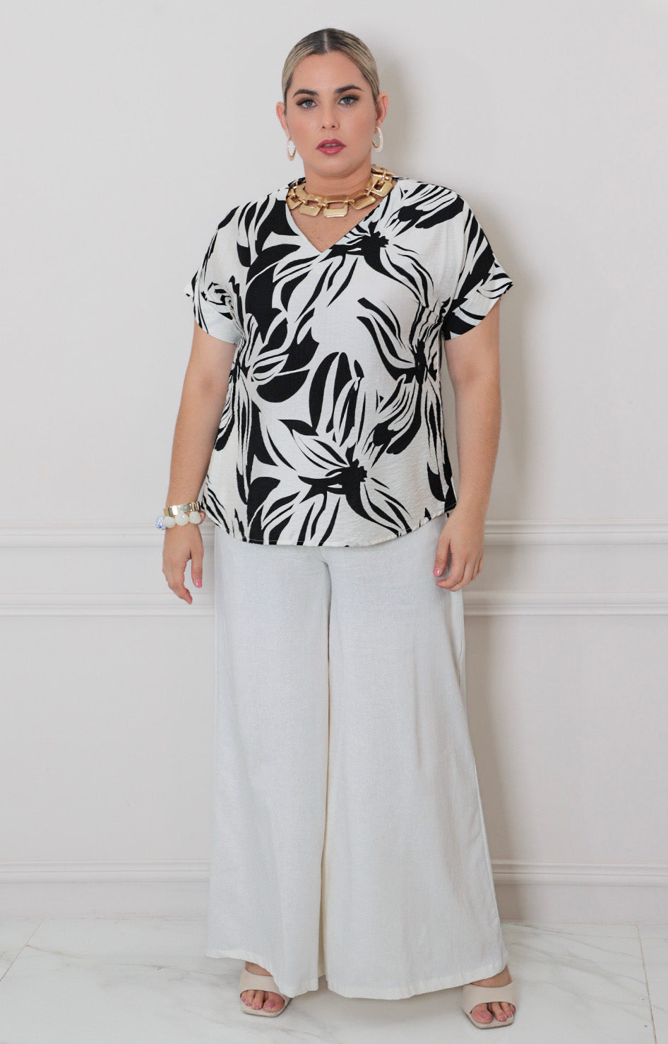 Blusa blanca con estampado tropical - BLUSAS CURVY Boutiquemirel 