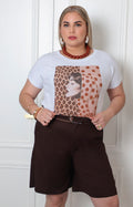 Blusa blanca curvy Boutiquemirel con estampado gráfico femenino delantero