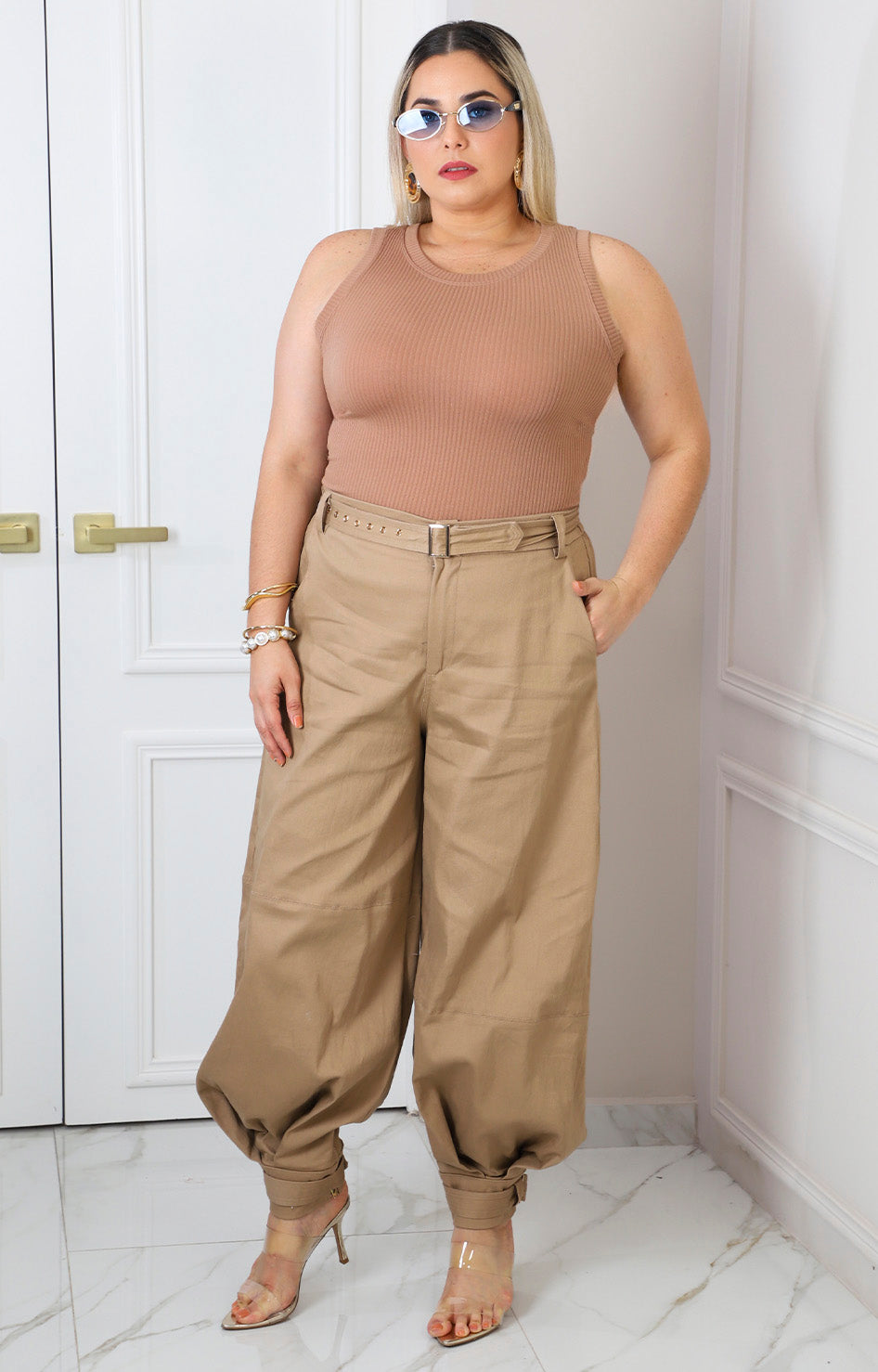 Pantalón beige jogger