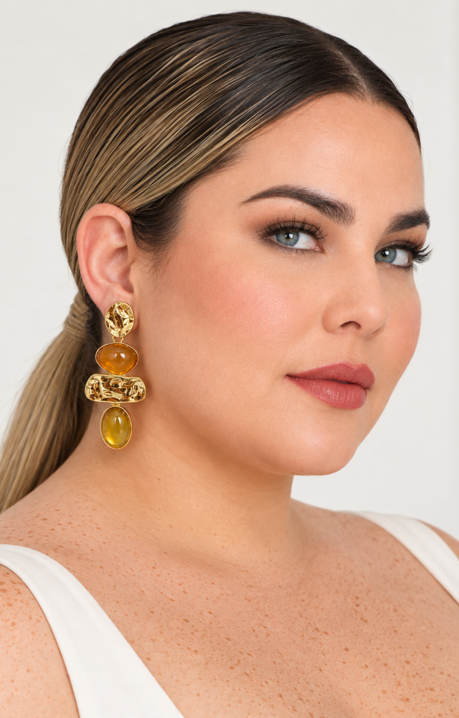Aretes colgantes de cuentas