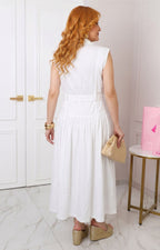 Vestido blanco con cinturón