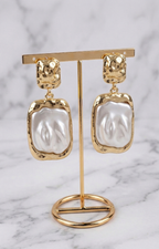 Aretes dorados con perla grande - ARETES Boutiquemirel 