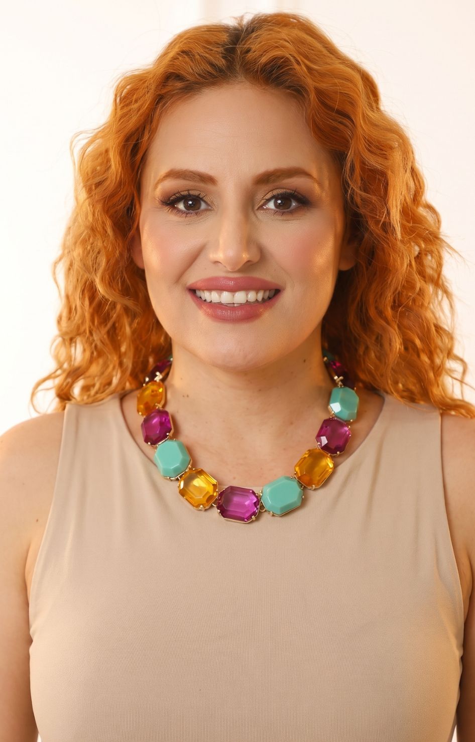 Collar de cristales multicolor