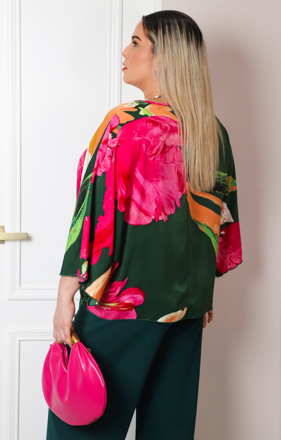 Blusa con estampado floral y nudo
