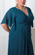 Vestido largo con escote cruzado y mangas mariposa