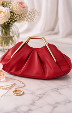 Bolsa pouch con asa metálica dorada