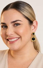Aretes colgantes dorados con perla