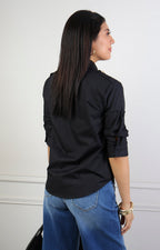 Blusa estilo militar con botones dorados