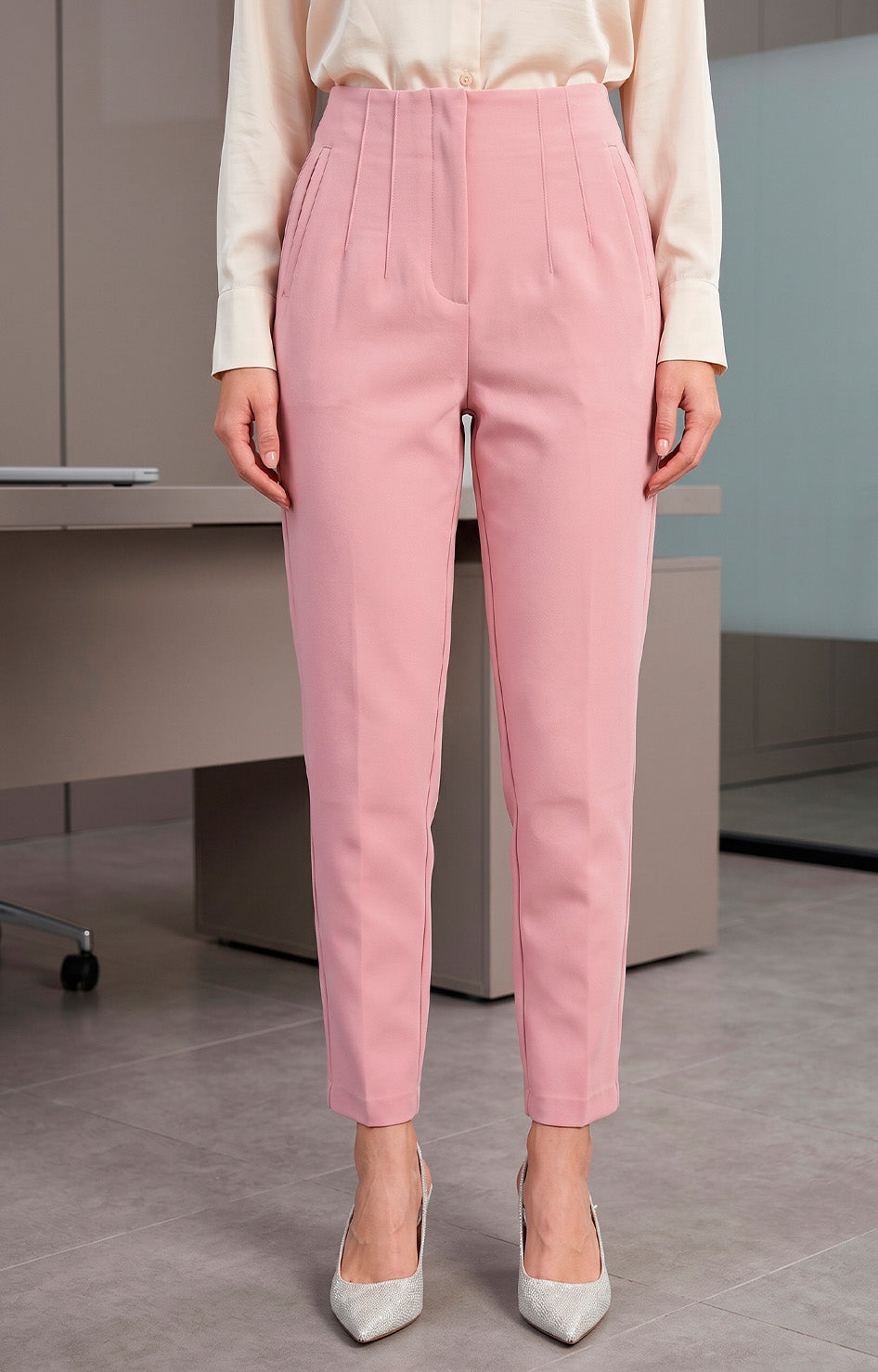 Pantalón rosa recto con pinzas
