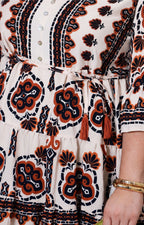 Vestido con estampado geométrico y lazo