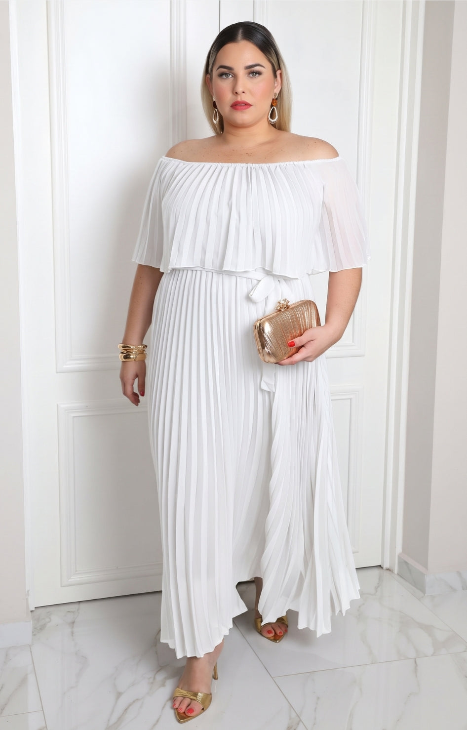 Vestido plisado con mangas mariposa