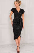 Vestido negro con lazo lateral