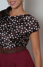 Blusa café estampada con polka dots