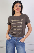 Blusa regular Boutiquemirel con detalles dorados y botones delanteros