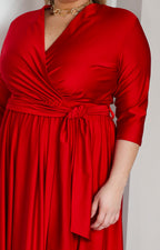 Vestido largo cruzado con cinturón