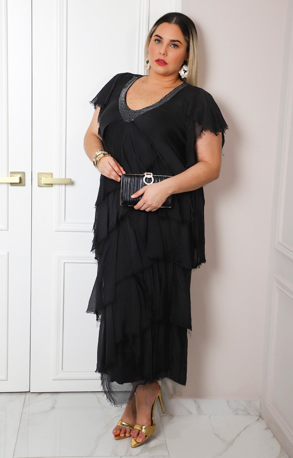Vestido con lentejuela en escote