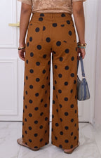 Pantalón kaki con estampado polka dots