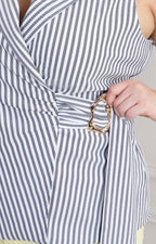 Blusa de rayas envolvente