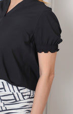 Blusa escote en V con mangas fruncidas