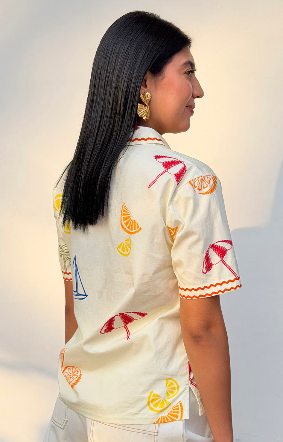 Blusa beige con estampado - BLUSAS REGULAR Boutiquemirel 