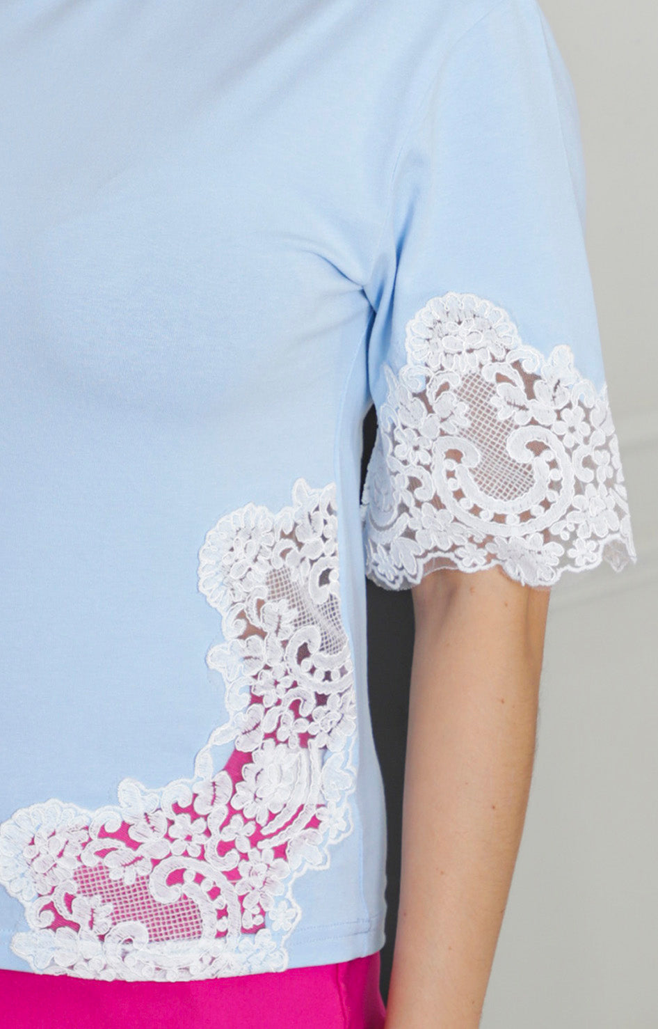 Blusa con detalle de encaje