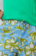 Pantalón azul estampado