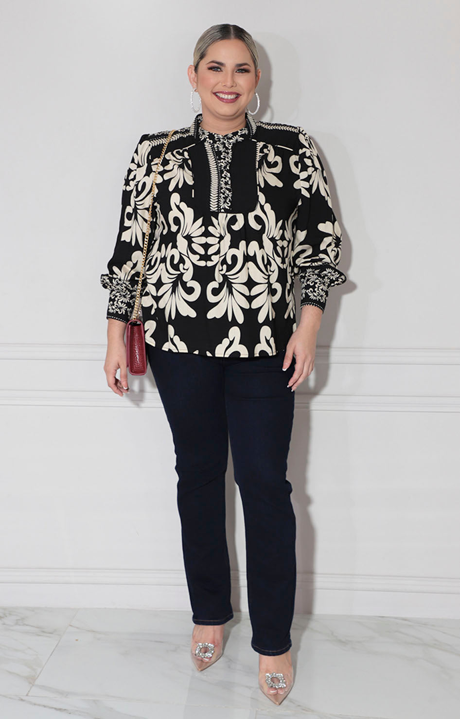 Blusa negra estampada