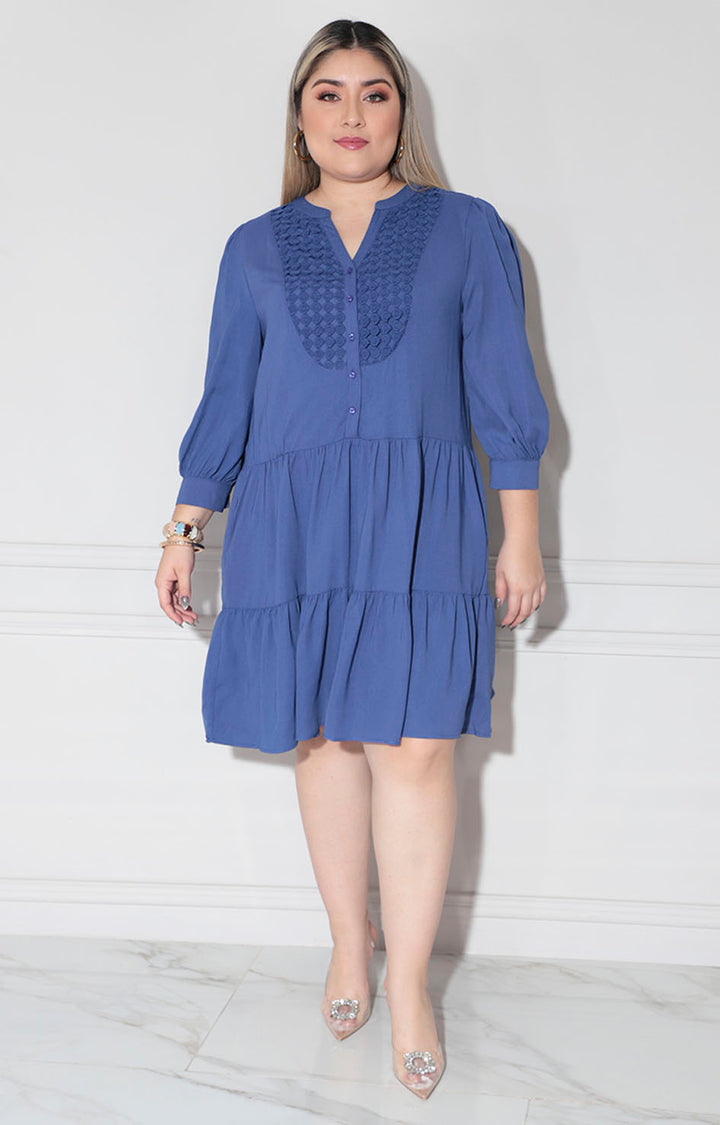 Vestido azul bordado