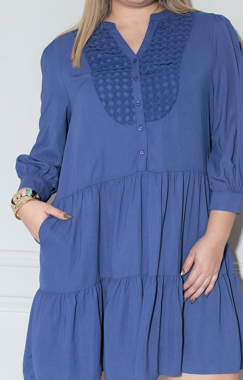 Vestido azul bordado