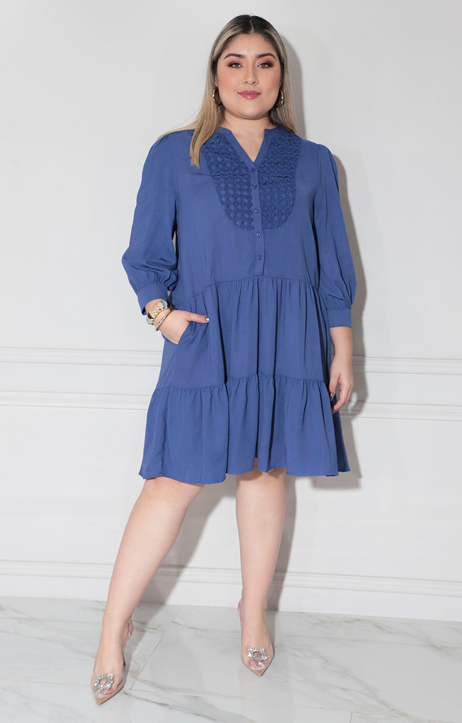 Vestido azul bordado