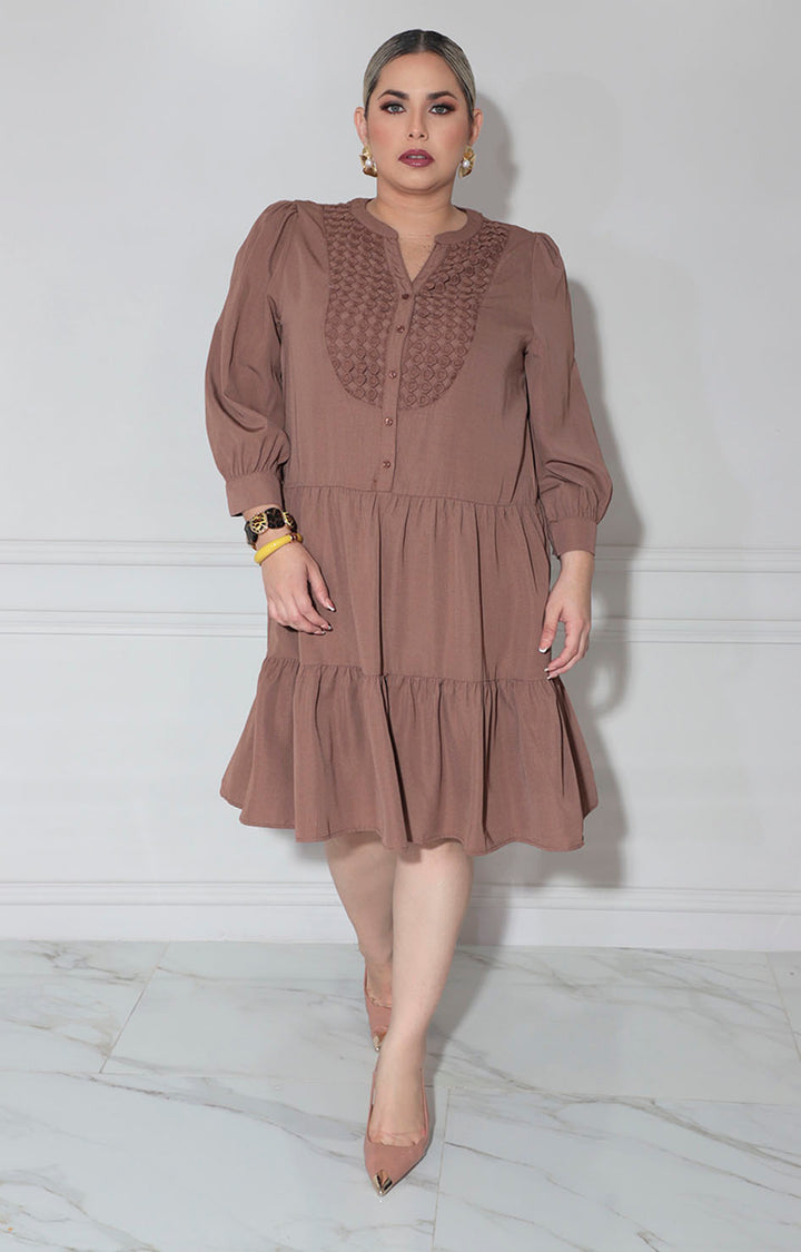 Vestido café bordado
