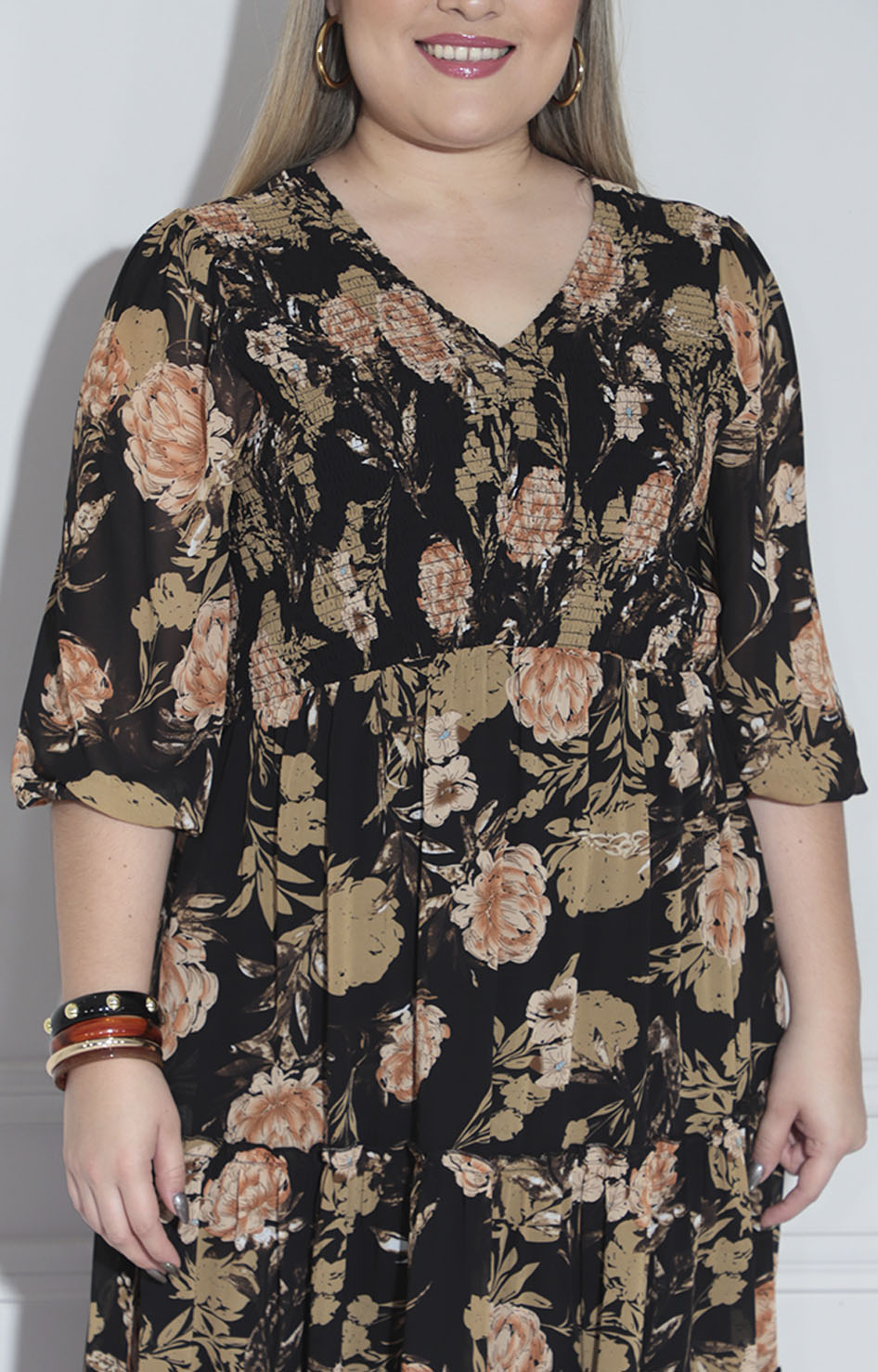 Vestido negro con flores