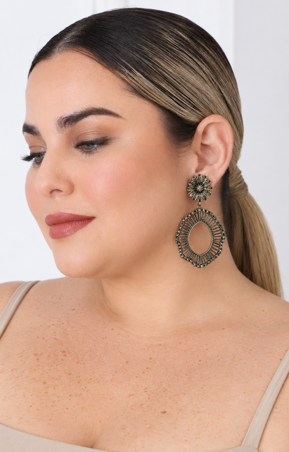 Aretes colgantes de filigrana negra