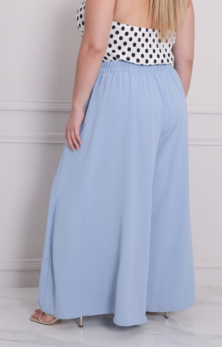 Pantalón curvy de corte amplio de la marca Boutiquemirel, pantalón de tela suave y diseño cómodo para mujer.